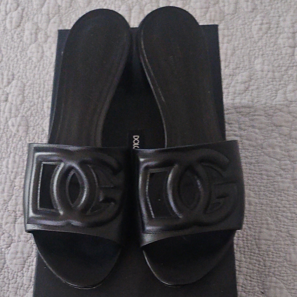 Dolce & Gabbana Women's Black Logo Sandals